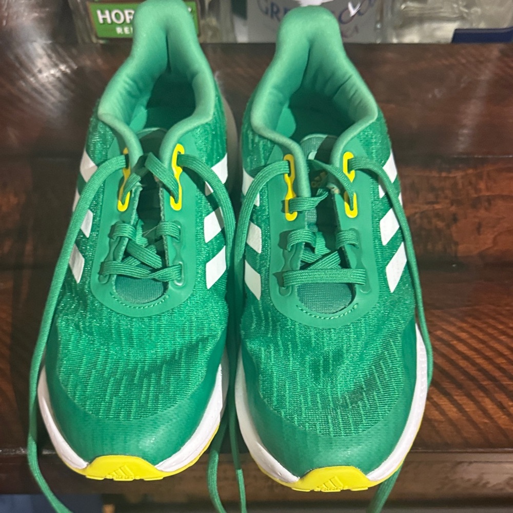 Adidas Women’s Sneakers in Green and White